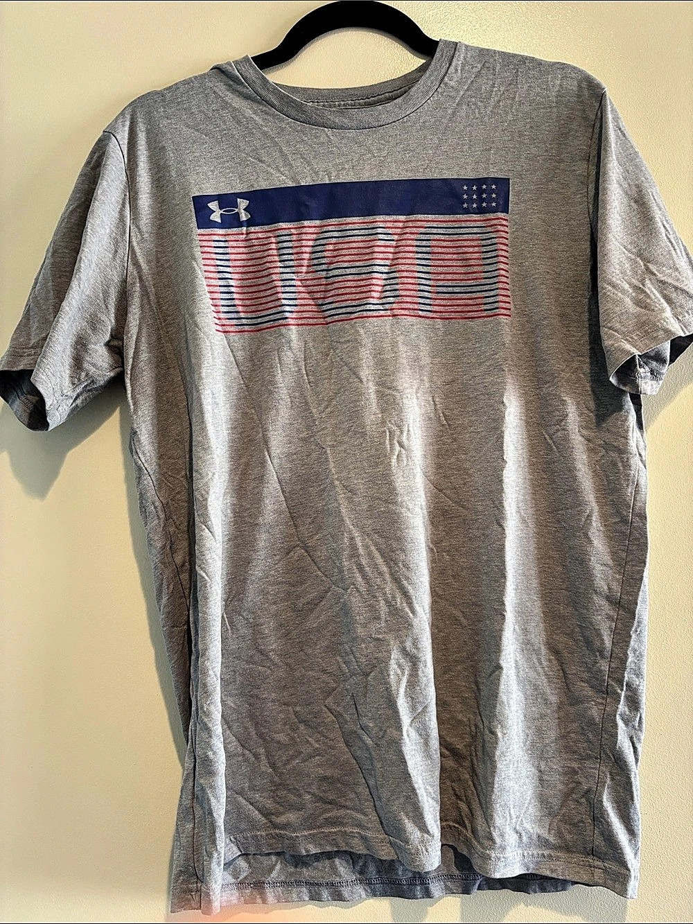 Under Armour HeatGear Men's Striped USA Athletic Tee Size Medium